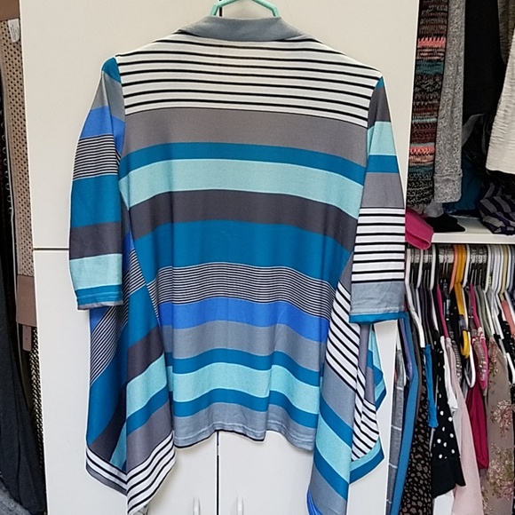 3/4 Sleeve Flowy Cardigan - Picture 3 of 3